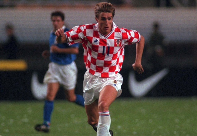 开云官网-风云突变波尔图赛后篮板制胜，法甲版图或变，气氛紧张，身体对抗强度拉满的简单介绍